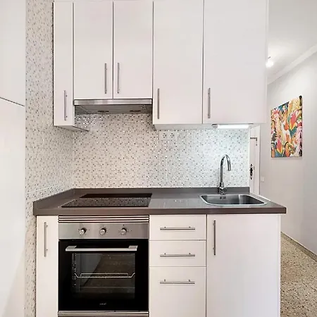 Luminoso En La Plaza Del Charco! Apartamento *