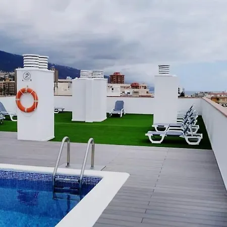 Luminoso En La Plaza Del Charco * Puerto de la Cruz (Tenerife)