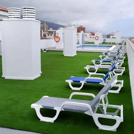 Luminoso En La Plaza Del Charco * Puerto de la Cruz (Tenerife)