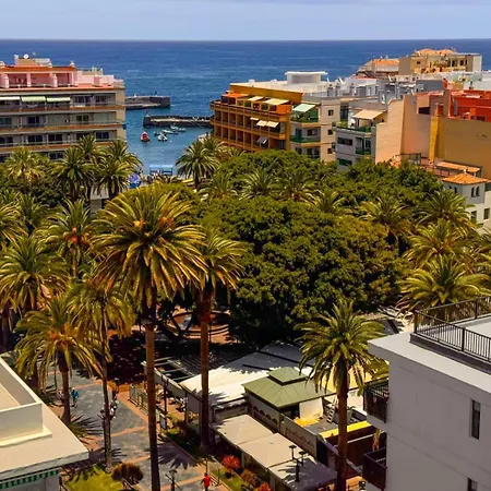 Luminoso En La Plaza Del Charco * Puerto de la Cruz (Tenerife)