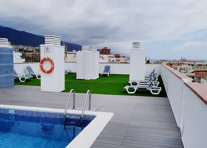 Luminoso En La Plaza Del Charco * Puerto de la Cruz (Tenerife)