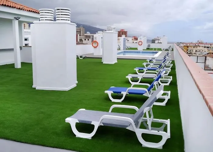 Luminoso En La Plaza Del Charco * Puerto de la Cruz (Tenerife)