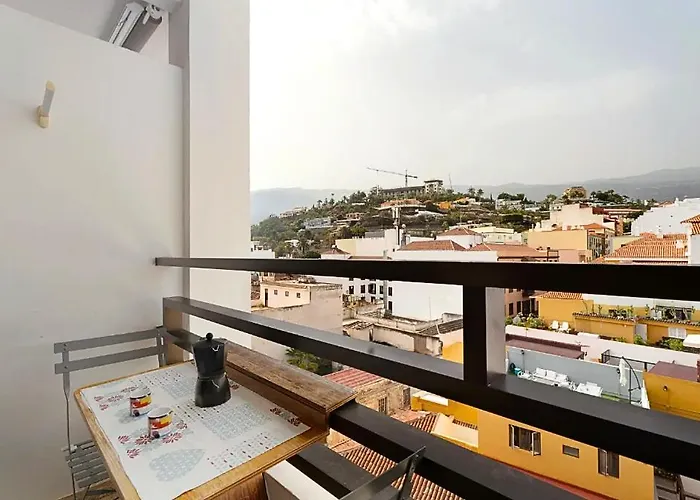 Luminoso En La Plaza Del Charco