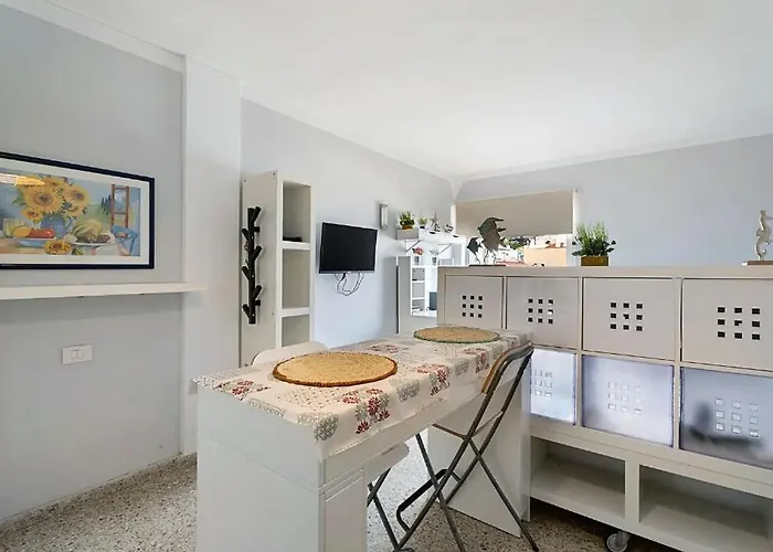 Luminoso En La Plaza Del Charco * Puerto de la Cruz (Tenerife)